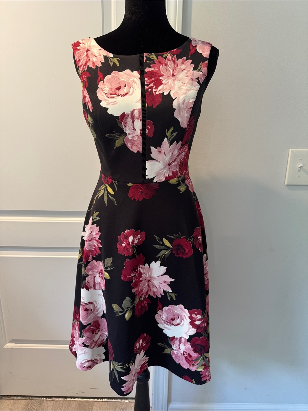 White House Black Market Black Floral Fit-and-Flare Dress - Size 0
